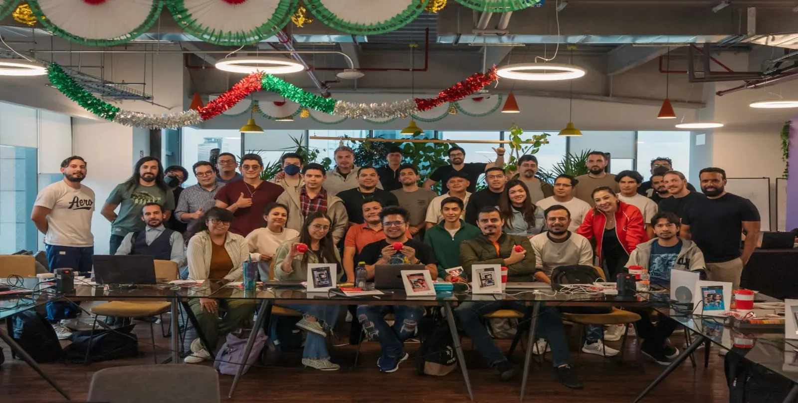 Parte del equipo de Zebrands en nuestras oficinas